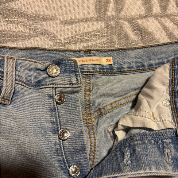 Levi's Wedgie Straight Jeans - Picture 2 of 6